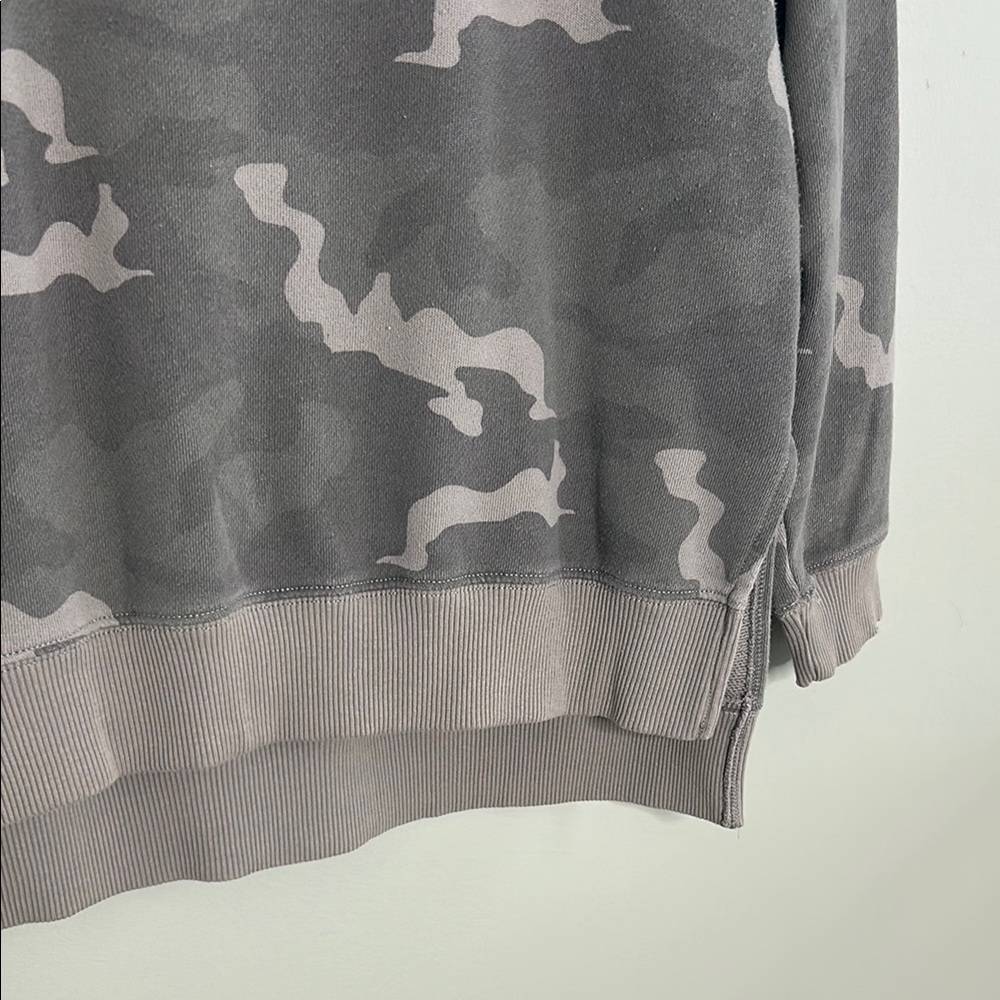 *SOLD* American Eagle Outfitters Gray Camouflage Crewneck Sweater, Size XS - Picture 4 of 7